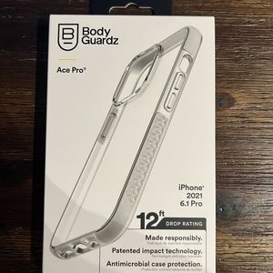 NWT Apple iPhone Case 2021 6.1 Pro